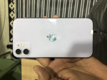 IPhone, 11 128 GB memory 95% battery health - UAE 