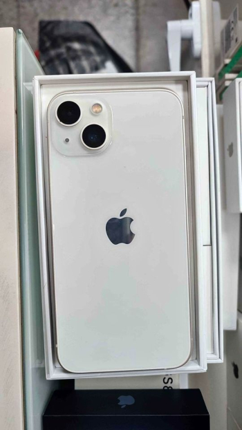 IPHONE 13 (20 DAYS OLD)
