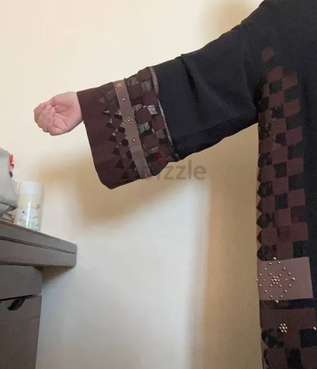 عباية موزان باللونين الاسود و الابيض