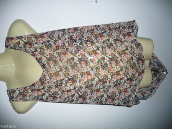New Look Floral Print Top Size Small