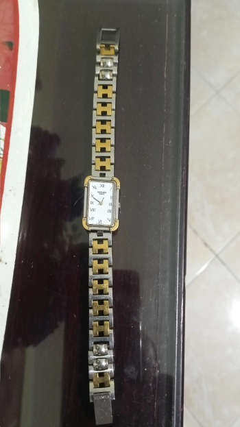 للبيع ساعه حريمي .. مستعمله ... دهب عيار 18 سويسري ماركه هرميس العالميه .. نهائي 10000ج