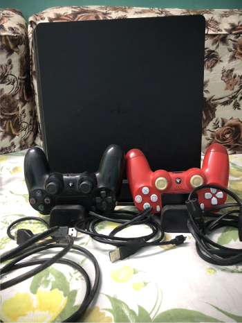 للبيع بلاستيشن 4 س وارد الخليج