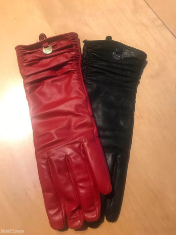 New Suzy Smith Odd Pair of Gloves Size S/M