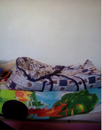 تخت للاطفال لحملهم وتنيمهم