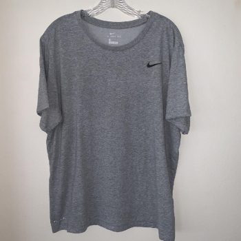 T-Shirt Nike Dri-Fit Men's Size XL Medium Gray Color 95% Cotton 41% Polyester