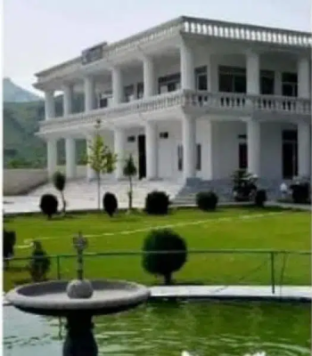 Chefs/ Cooks Required: ضرورت برائے باورچی / شیف . *