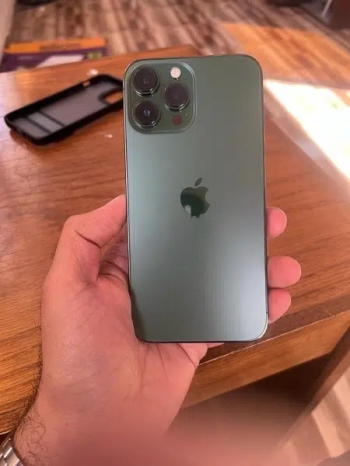 ايفون ١٣ بروماكس