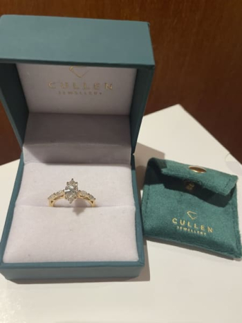 Engagement ring (Cullen Jewellery)