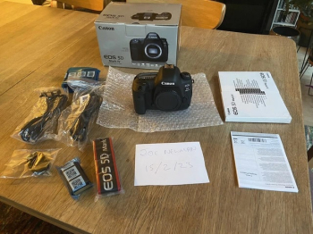 Canon EOS 5D Mark IV 