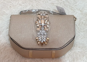 شنطة الدو ذهبي مزهر