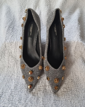 A Simple Elegant Lady Sparkle Pointed Slitetto Shoes