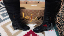 بوت اسود طويل