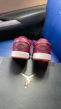 Air Jordan 1 low nobel red