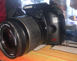 كاميرا كانون 1200D بحاله الزيرو لسه عدسه55-18 شحن وبطاريه لسه بالكرتونه بتاعتها