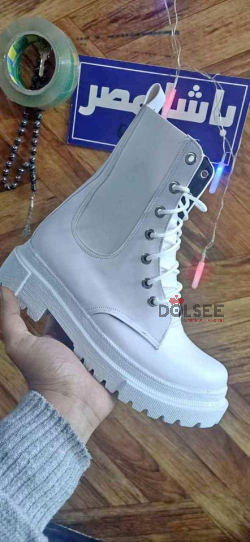 هاف بوط ابيض