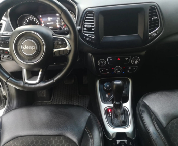 جيب كومباس موديل 2021 تحت الضمان قير ومحرك وتسعة قطع أخرى لمدة عام كامل