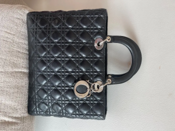 اكسسوارات للبيع في إمارة دبي الإمارات