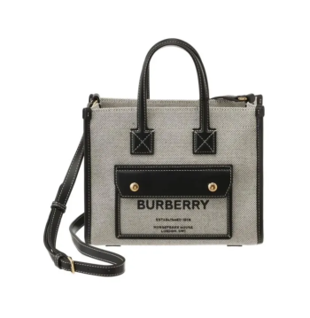 للبيع شنطة فاخرة من ماركة بربري Burberry ابيض في اسود