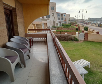 شالية للإيجار في المعمورة الشاطئ اول صف علي البحر سوبر لوكس