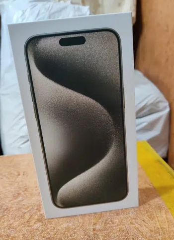 iphone15 pro max 256 gb LLA factory unlocked(natural titanium)