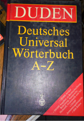 قاموس Duden هو أقوى قاموس المانى ألمانى لم يستخدم - لطلبة ودارسى اللغة الالمانية