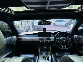 BMW E60 530i M package