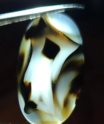 حجر عقيق يماني مصور نادر