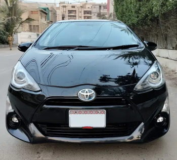 TOYOTA AQUA 1.5 HYBRID (G) MODEL 2015