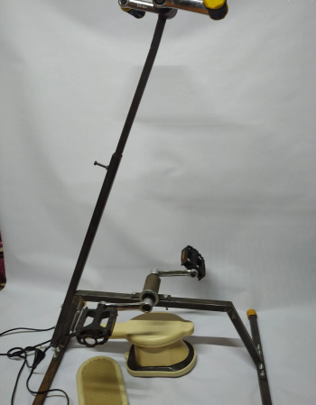 تدريب بالمنزل لمريض الشلل والجلطة على عجلة لليدين والقدمين بالقاهرة فقط