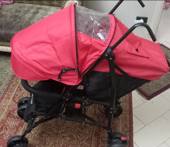 عربة توأم للأطفال سهلة الحركة والتوجية