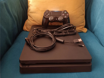 PlayStation 4 slim 500 GB