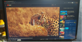 شاشة توشيبا 32 بوصة استعمال خفيف جدا للبيع.