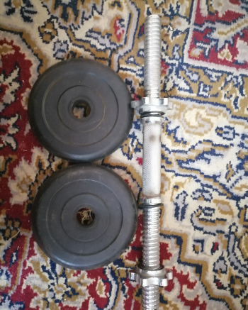 دمبل مع وزنين كل واحد 2.50 kg