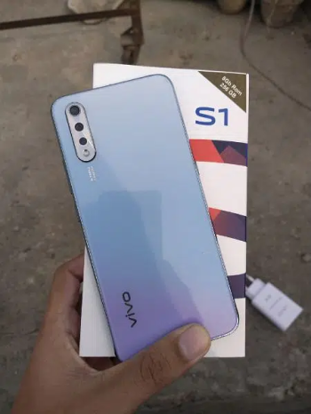 vivo s1