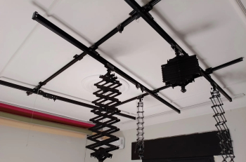 فني تركيبات وصيانة