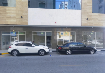 محل للايجار مقابل الحديقه بسعر مغري