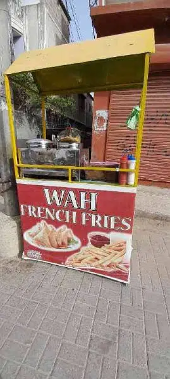 Fries or Chai bnane k liye larka Chahye