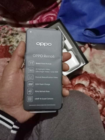 تليفونين رونو 6 كسر زيرو بكل حاجه كل مشتملاته