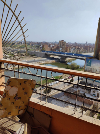 شقة للايجار- مطلة علي الرياح التوفيق بنها .