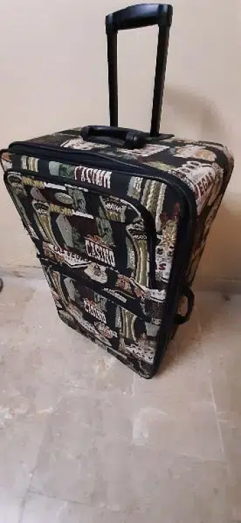 BOVANO USA IMPORTED EXTRA LARGE LUGGAGE WITH EXTRA SPACE FIX PRICE