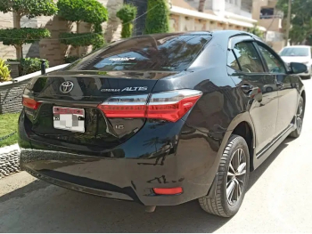 Toyota Corolla Altis 1.6 2017 Facelift