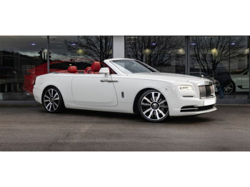 BOOK A ROLLS ROYCE CULLINAN FOR HIRE | RENT A ROLLS ROYCE CULLINAN | OASIS LIMOUSINES