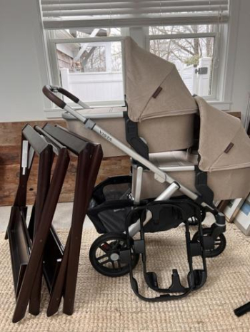 uppababy vista v2 Double stroller in South Dartmouth, Massachusetts