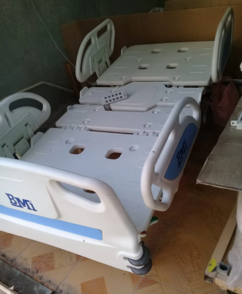 سرير طبي متحرك للإيجار الشهري بالمنزل لراحة المريض