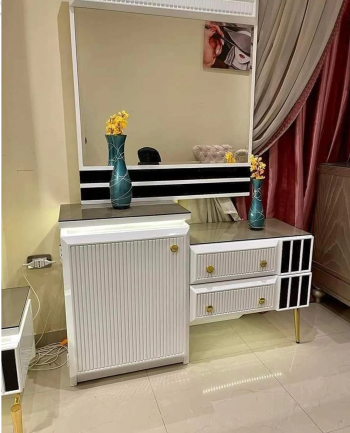 الخدمات النجاره الاثاث